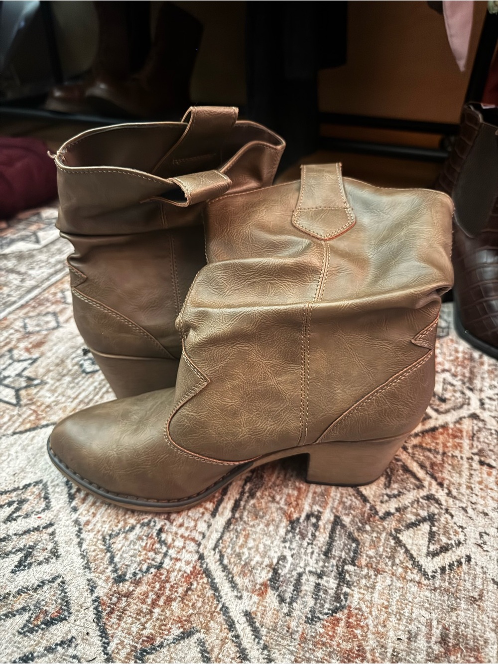 Women's Slouchy Mid-Heel Ankle Boots - Olive